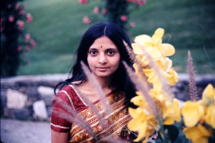 Sumi with yellow flowers